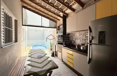 Casa a venda com piscina e 3 dormitórios Jardim Moriyama Indaiatuba