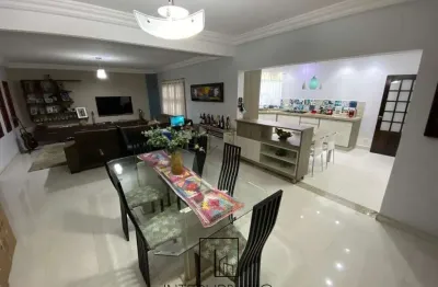 Sobrado à venda com 285m², 3 dormitórios sendo 1 suíte, 5 vagas na vila metalúrgica em santo andré