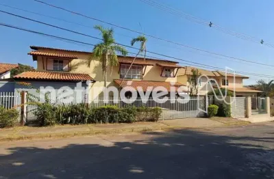 Casa com 6 suítes | lazer completo | desocupada &ndash; faça sua proposta!