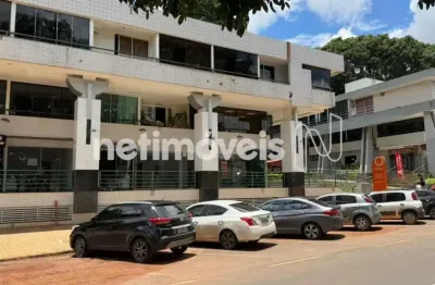FRENTE ESTACIONAMENTO CONJUNTO COMERCIAL À VENDA / LOCAÇÃO &ndash; SCLN 316 BLOCO E &ndash; ASA NORTE