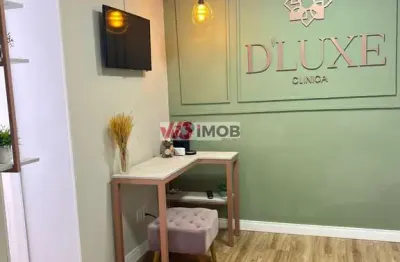 Sala Comercial - Clinica estética ou área da saúde no centro de Itajaí.