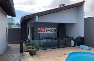Casa com 3 quartos à venda no São João, Itajaí 