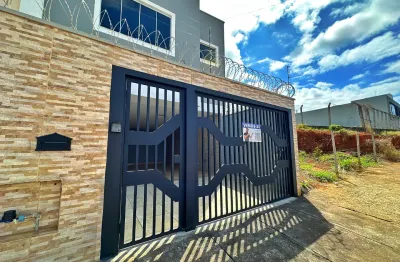 Casa à venda no ouro verde: 3 quartos (suíte), a 350m do centro