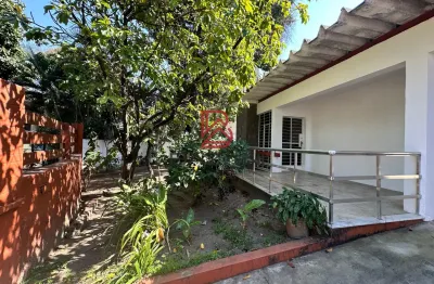 Vendo excelente casa em condomínio - centro de campo grande