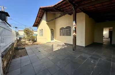 Casa com 3 quartos para alugar na Rua Leopoldino dos Passos, 122, São José, Belo Horizonte