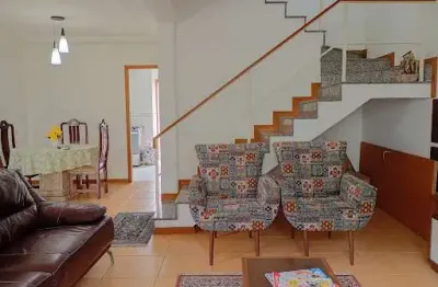 Casa com 4 dormitórios à venda, 138 m² por r$ 775.000,00 - agriões - teresópolis/rj