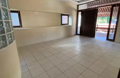 Execelente  casa com piscina , area de lazer, de 570 metros ,em boa localizacão