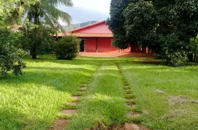 Casa em chácara de 1000m2 no bairro vivendas santa mônica/igarapé-mg