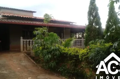 Casa Colonial em chácara de 2.000 m2/ com área Gourmet em Igarapé-MG