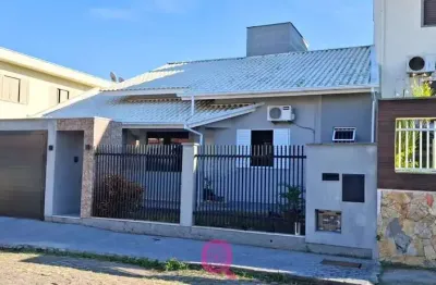 Casa semimobiliada disponível para venda no bairro de oficinas.