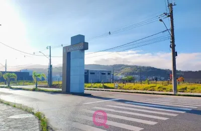 Terreno à venda na Rua Rui Barbosa, Congonhas, Tubarão