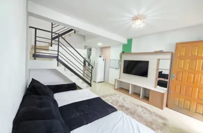 Sobrado à venda no jardim carvalho com 2 quartos e ótima localização