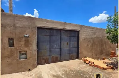 Casa para Venda em Barretos, Conjunto Habitacional Vida Nova, 2 dormitórios, 1 banheiro, 2 vagas