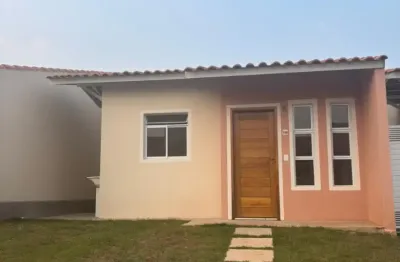 Casa no condomínio éden village com quintal e vaga para 2 carros. segurança e lazer completo.