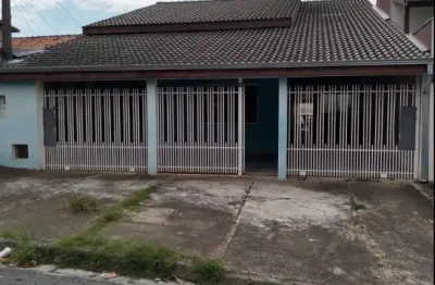 Excelente casa na vila nova sorocaba perto do coreto. 4 quartos e garagem pra 6 carros.