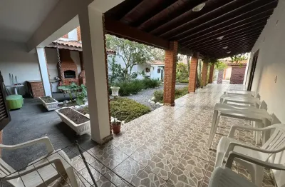 Casa c/ 7 dorm. 4 st. balneário oásis em peruíbe perto da praia. aceita apto no campolim.