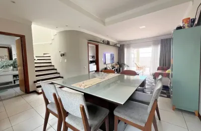 Casa mobiliada no condomínio horto florestal 1. more com conforto, segurança e praticidade.