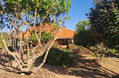 Chácara de 1000 m², documentada, no condomínio village paraíso, km 133 da raposo tavares.