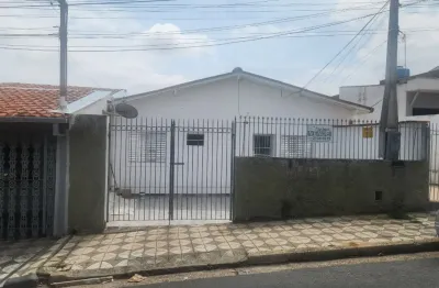 Vende duas casas com 2 dormitórios cada na vila progresso pertinho da praça do truco.