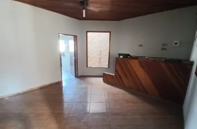 Sobrado c/ 3 quartos, 1 st. no jd. são lourenço. troca por chácara de igual valor.