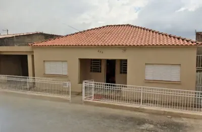 Casa com 5 dormitórios na vila barcelona ao lado do supermercado santo.