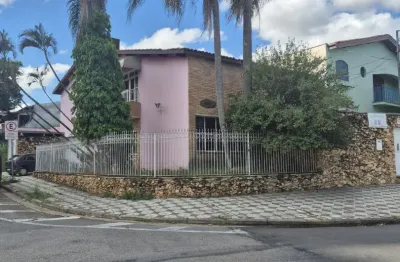 Sobradão de esquina com 5 dormitórios no trujilo. excelente para moradia e comércio.