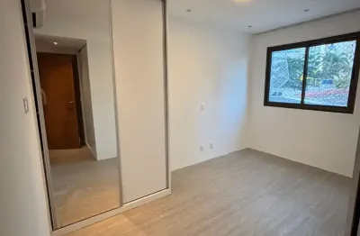 Apartamento de 136m², espaçoso e completo, pronto para receber sua família no coração da zona sul do recife.