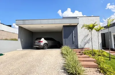 Casa com piscina e 4 quartos a venda em condomínio  fechado