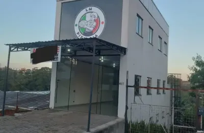 Imóvel com sala comercial e residência – bairro 14 de novembro.