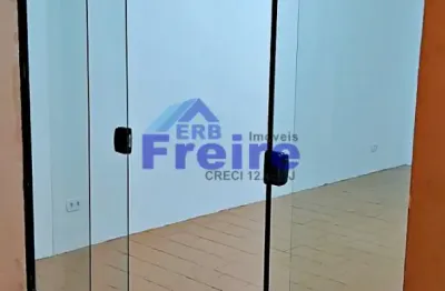 Sala / Loja Comercial com banheiro interno, próxima ao Teatro Elis Regina!