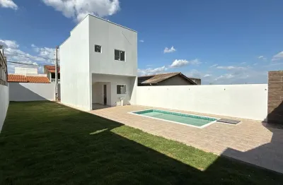 Linda casa com 3 dormitórios, piscina e área de lazer  em sumaré