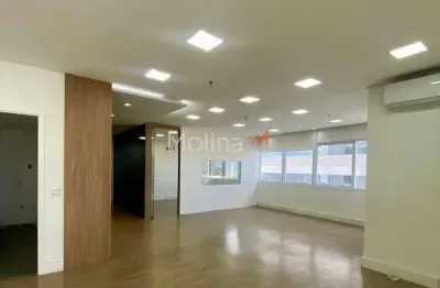 Sala comercial para alugar na Avenida Vereador Narciso Yague Guimarães, Jardim Armênia, Mogi das Cruzes