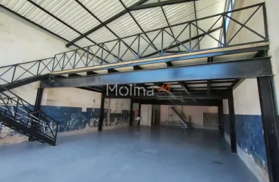 Ponto comercial para alugar na Avenida Prefeito Carlos Ferreira Lopes, Vila Mogilar, Mogi das Cruzes