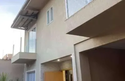 Casa com 3 quartos à venda na rua das pombas, 61, vida nova, vespasiano, 200 m2 por r$ 470.000