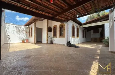 Casa com 3 quartos à venda na rua manoel eustáquio, 197, santa amélia, belo horizonte, 120 m2 por r$ 820.000
