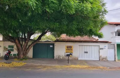 Casa com 3 quartos à venda na Avenida Castelo Branco, 449, Setor Bueno, Goiânia