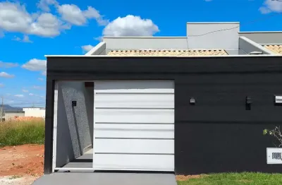 Casa 95m² com 3 quartos no residencial laranjeiras - senador canedo