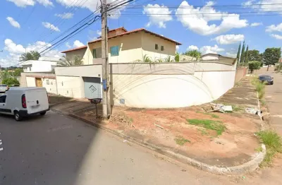 Casa com 3 quartos à venda na Vv 4, 10, Village Veneza, Goiânia