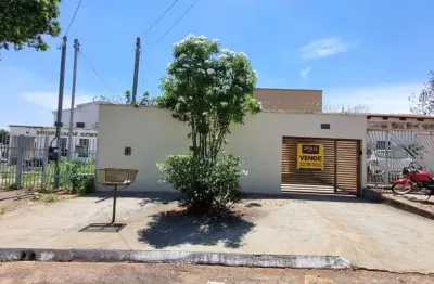 Casa com 3 quartos à venda na Rua VC 1, Residencial Junqueira, Goiânia