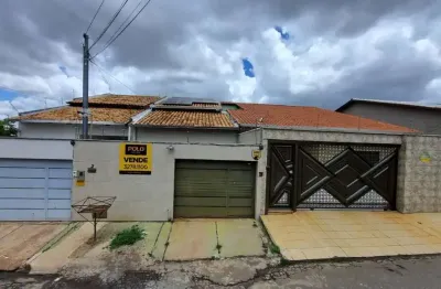 Casa com 3 quartos à venda na Rua Cassimiro de Abreu, Anhangüera, Goiânia