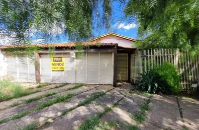 Casa com 3 quartos à venda na Rua Cuiabá, Jardim das Esmeraldas, Goiânia