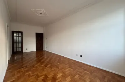 Oportunidade! apartamento de 3 quartos, suíte e vaga no miolo de icaraí.