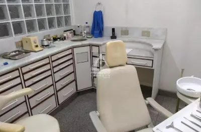 Sala comercial montada como consultório odontológico no méier