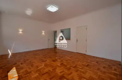 Excelente apartamento reformado 3 quartos em copacabana - 136 m²