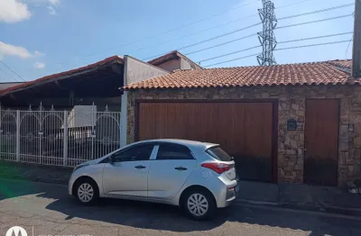 Excemte casa ampla com varios comôdos para locação 2 min do centro
