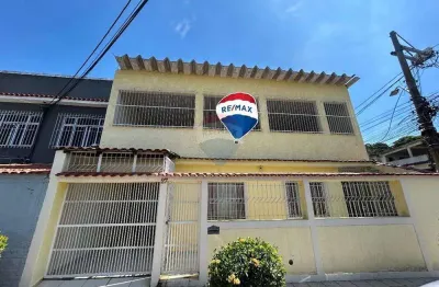 Casa com 3 quartos à venda na Rua São João de Meriti, 188, Carolina, Duque de Caxias