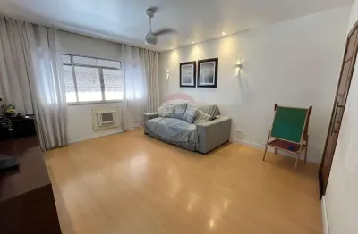 Apartamento de 2 quartos com dependência à venda, na vila da penha