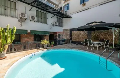 Casa à venda em vista alegre. 4qts com suíte, sala de jantar e estar, area gourmet com pisicna  e churrasqueira.