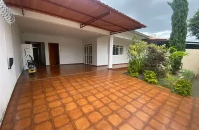 Casa com 3 quartos à venda na P 37, Setor dos Funcionários, Goiânia