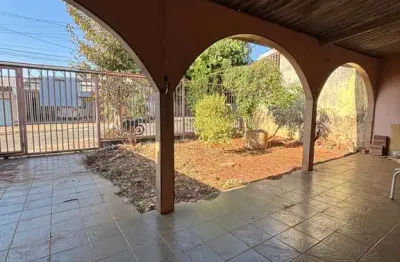 Casa com 4 quartos à venda na Rua 5, Vila Itatiaia, Goiânia